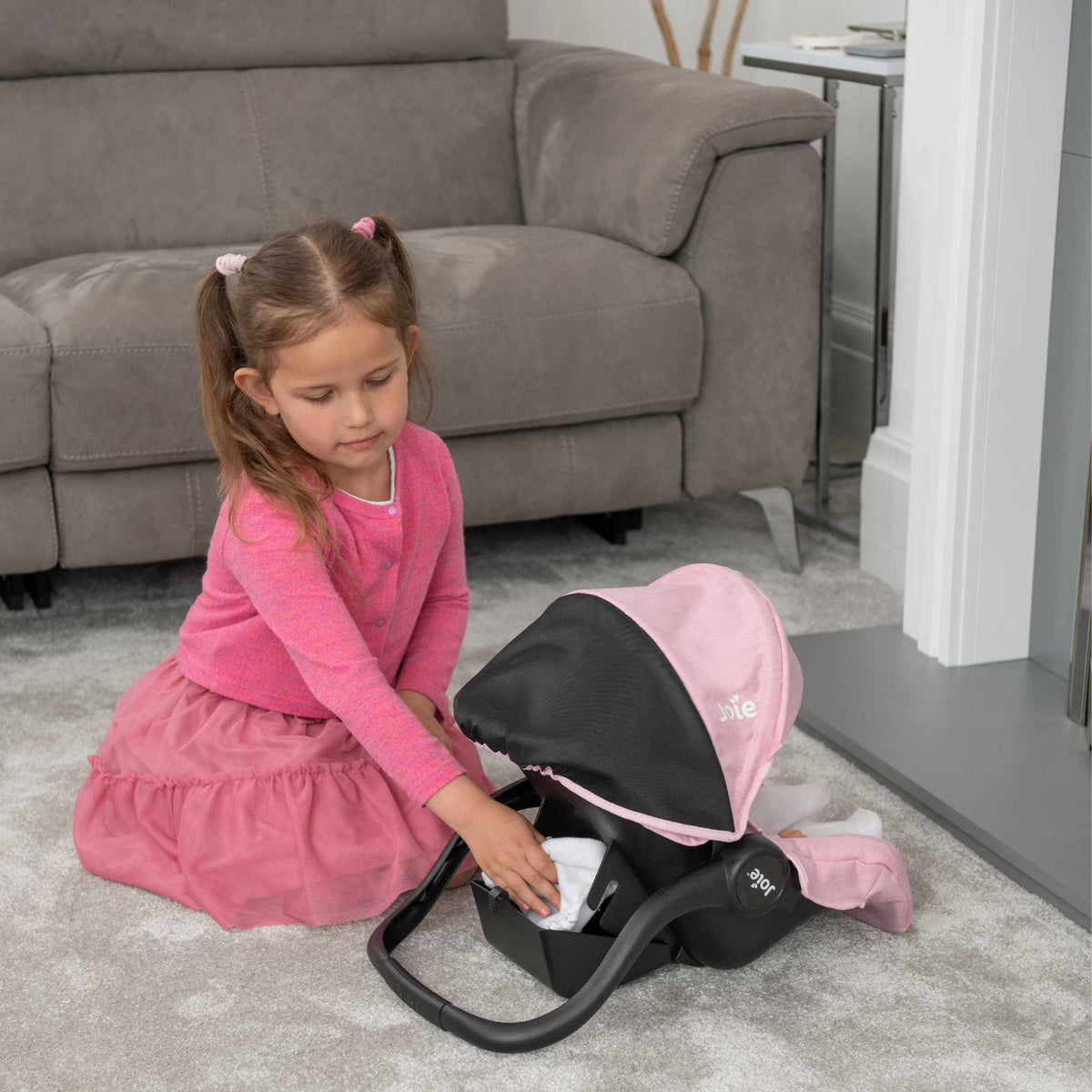 Joie I-Gemm Dolls Car Seat - Pink & Black