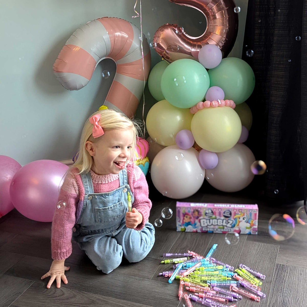 Pastel Bubble Wands - 48 Pack Bubble Solution & Wands