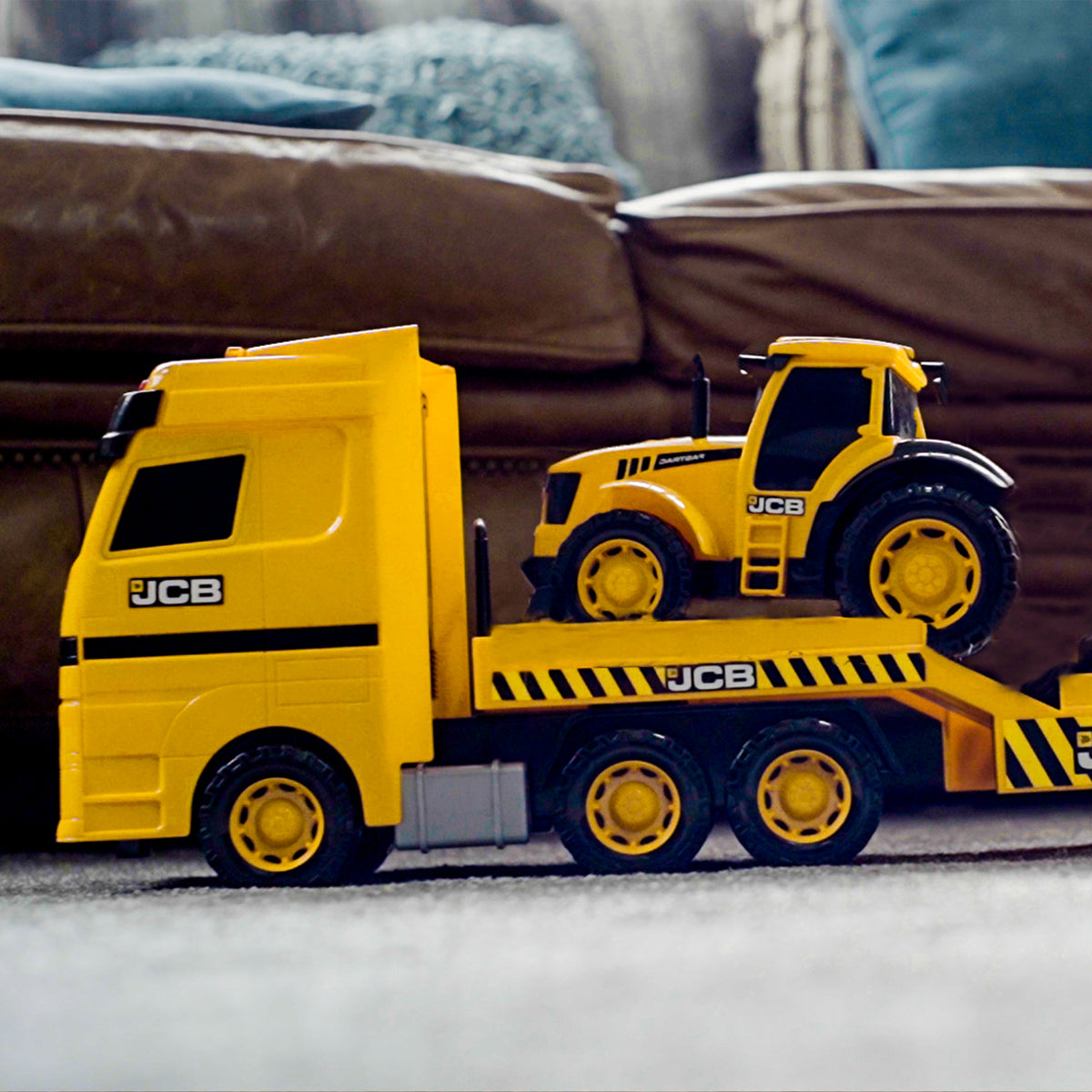 image of the JCB Heavy Loader Transporter from Teamsterz 