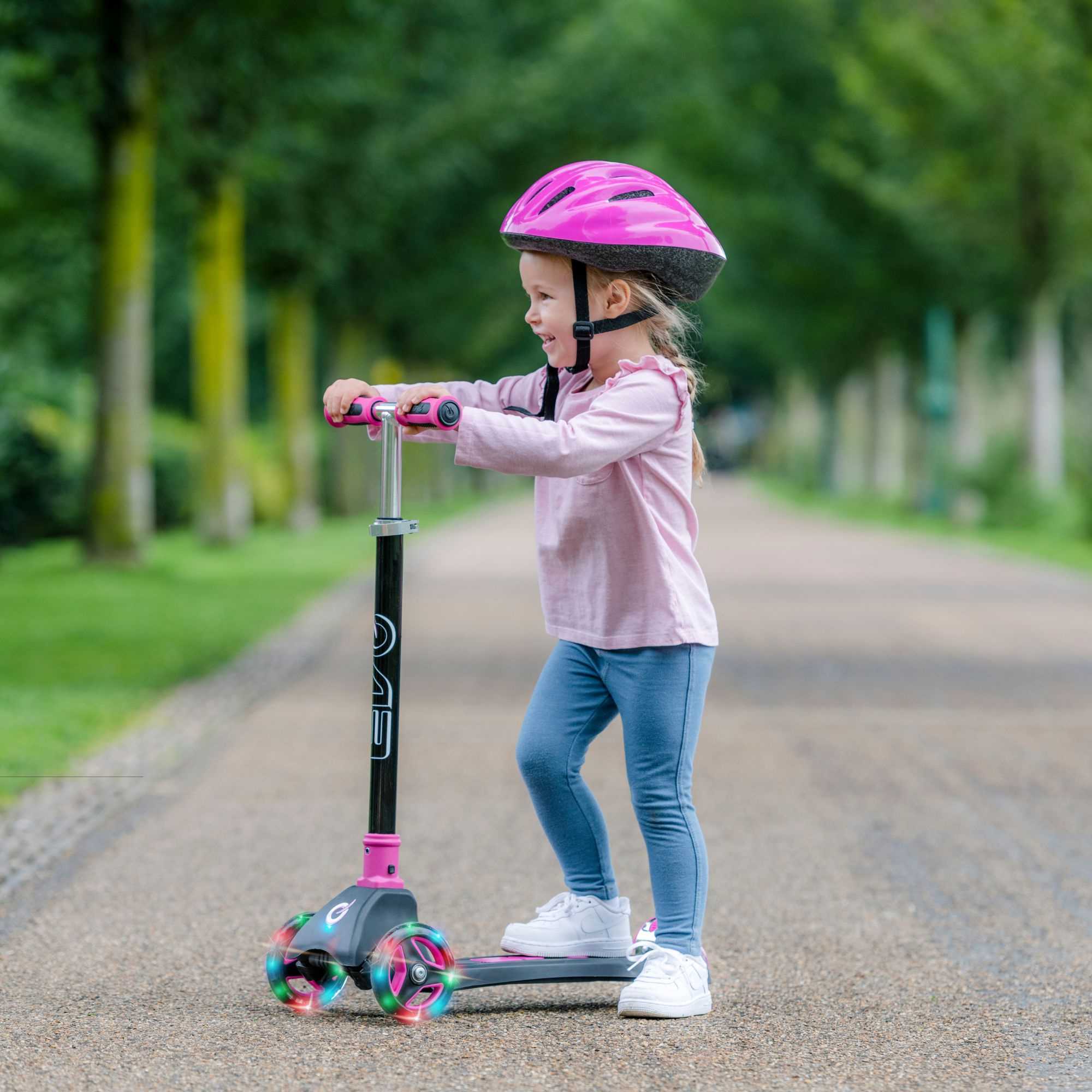 Micro Mini Micro step Deluxe | step / scooter in de kleur roze voor kinderen van 2 tot Micro Mini Micro step Deluxe | step / scooter in de kleur roze voor kinderen van 2 tot