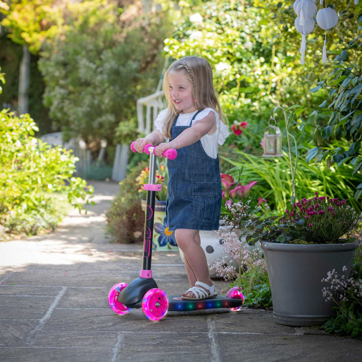 EVO Eclipse Light Up Scooter - Pink Scooters
