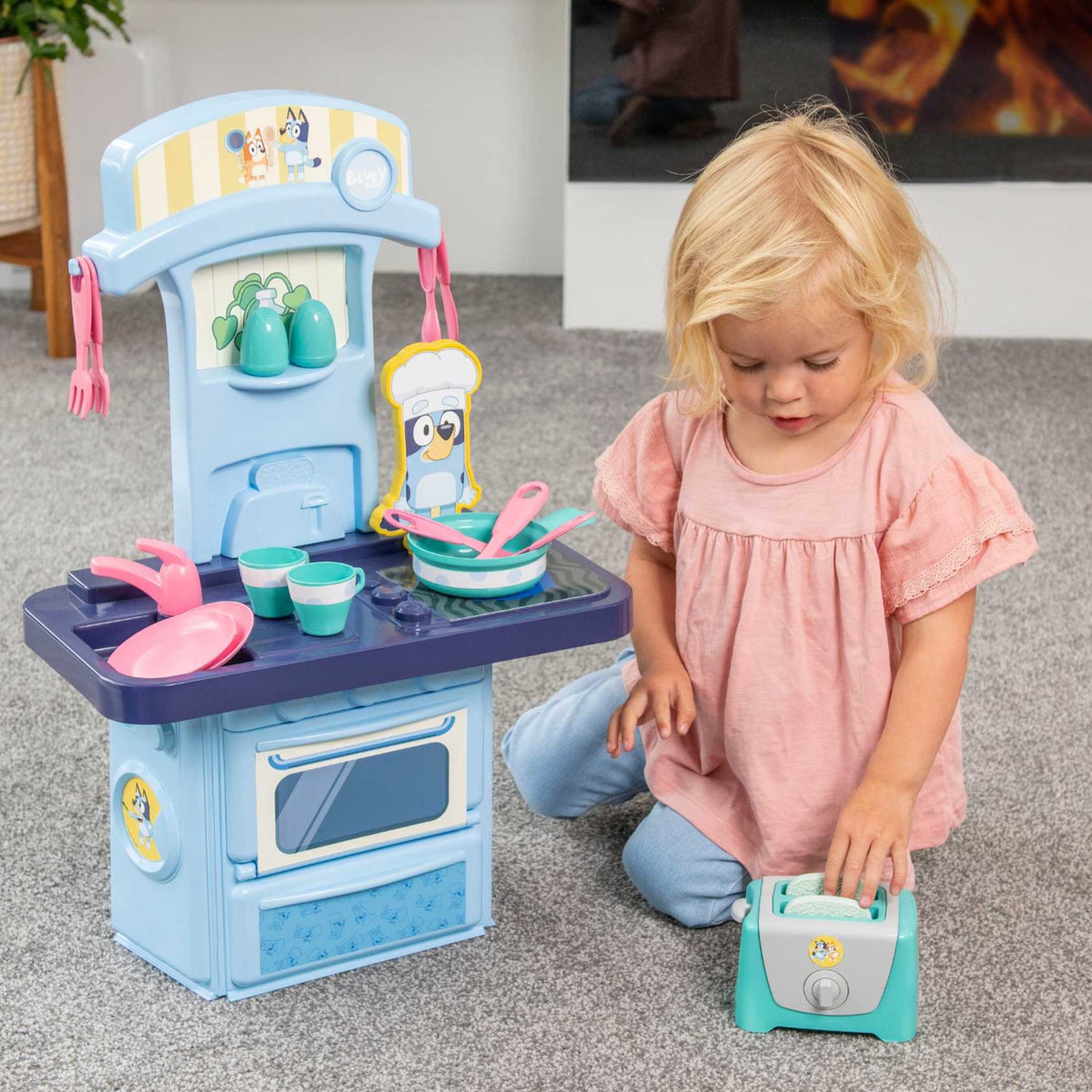 Bluey Mini Kitchen With Toaster / Features 17 Accessories Kitchens &amp; Household