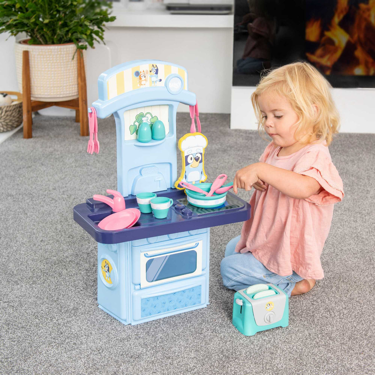 Bluey Mini Kitchen With Toaster / Features 17 Accessories Kitchens &amp; Household