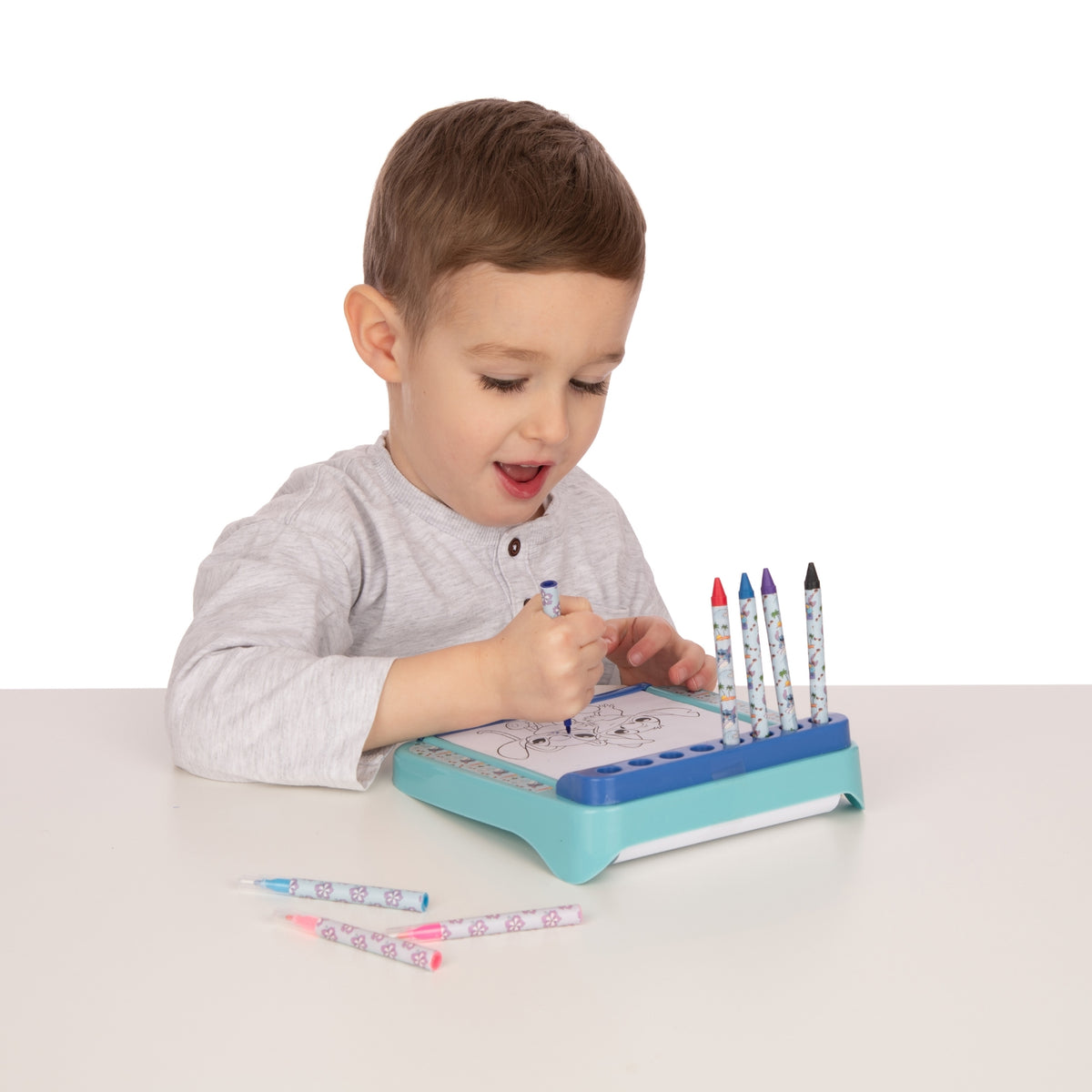 Stitch Roll &amp; Go Colouring Station - 10+ Accessories