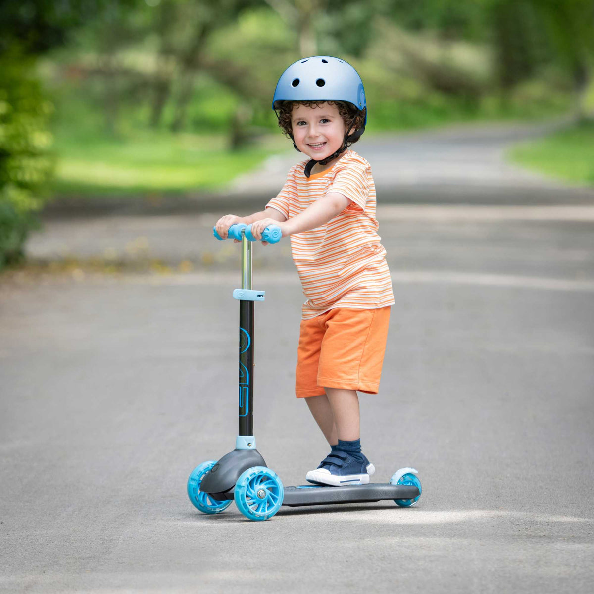 EVO Eclipse Light Up Scooter - Blue Scooters