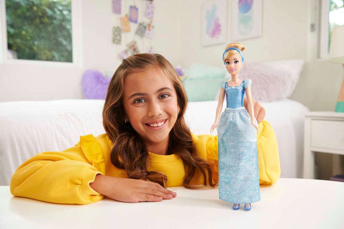 Disney Princess Doll Cinderella Posable Fashion Doll